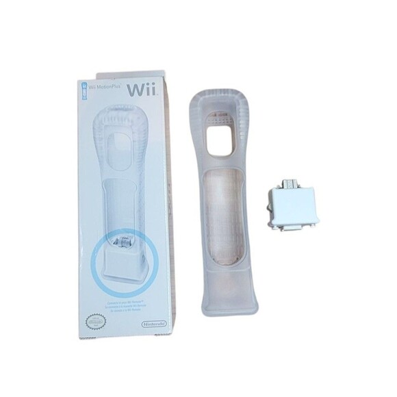 Wii Motion Plus Adapter w/ Controller Sleeve WHITE - Picture 2 of 5